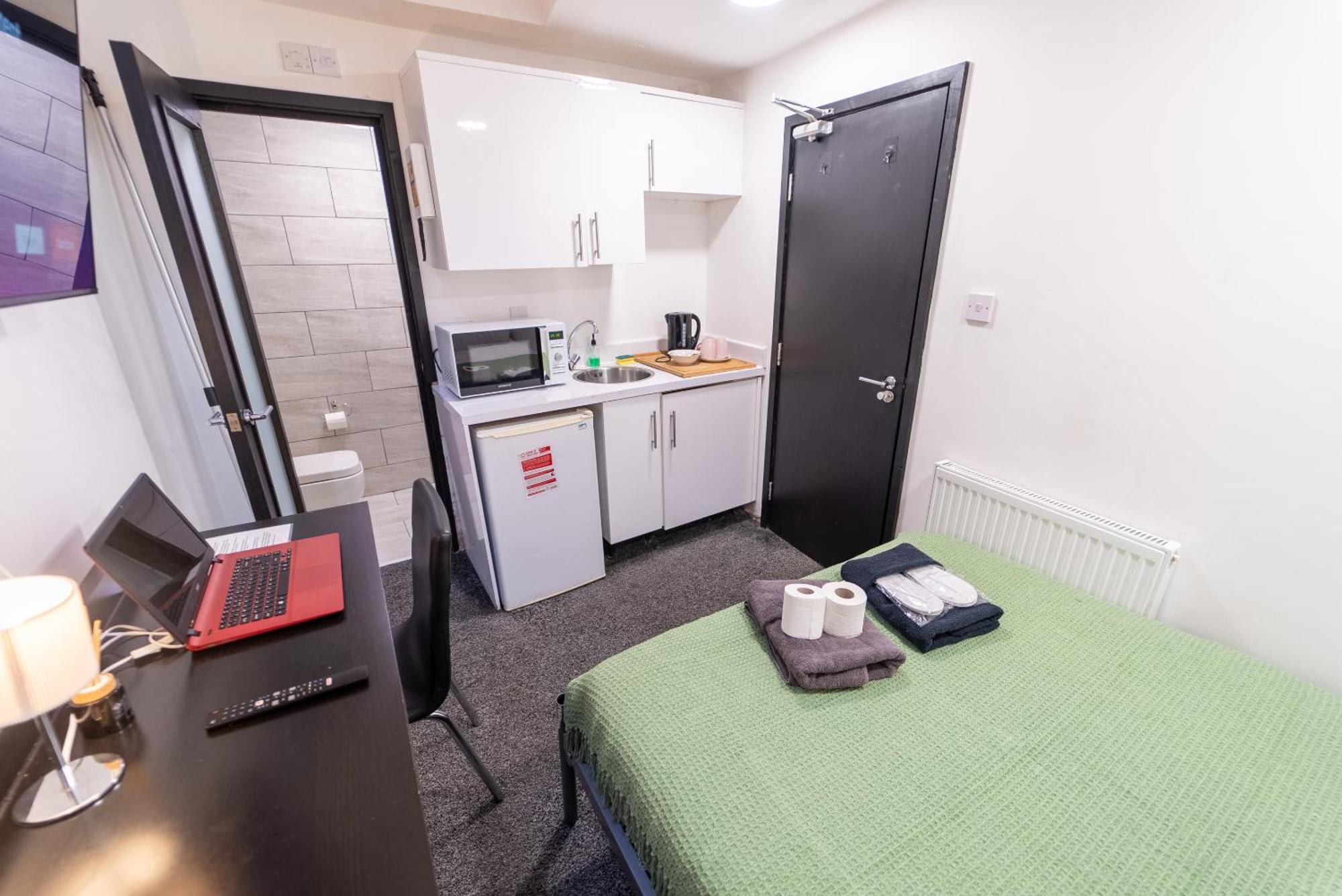 Apartment Sa Spacious Next To Uob And 10min To The City! *